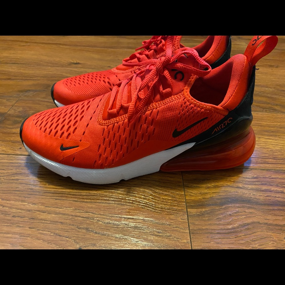 Nike 270